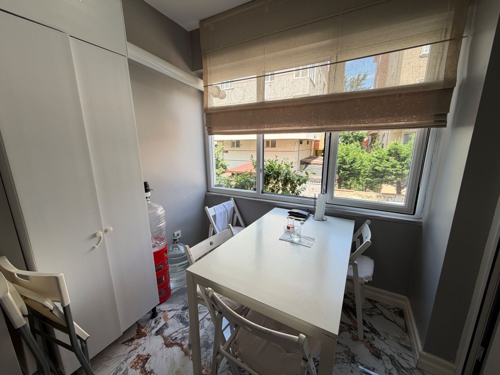 27a16841b2814e04ae07e509ae71162d MERKEZİ KONUMDA,İÇİ FULL YENİLENMŞ,SİTE 3+1 ARAKAT SATILIK DAİRE – RASİM DÖLEK