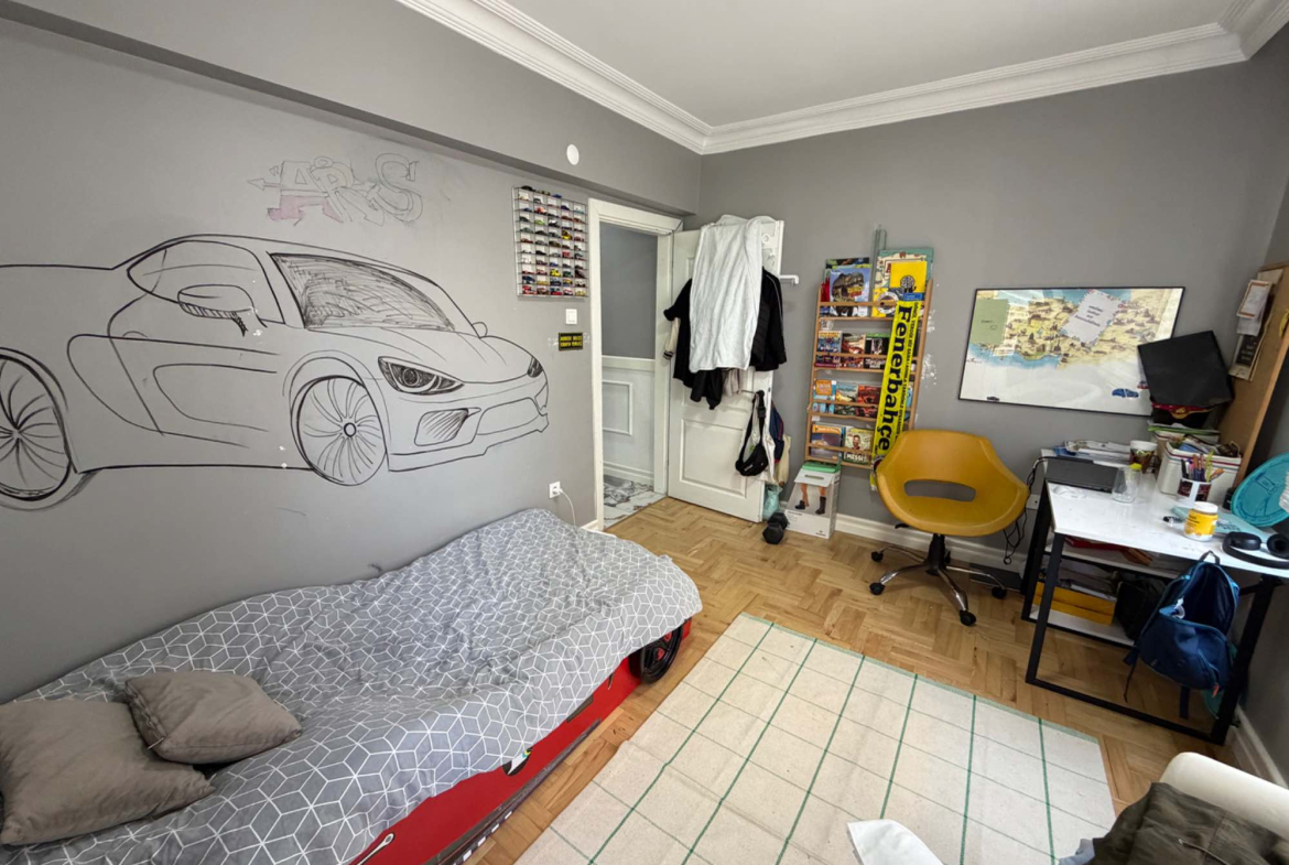 MERKEZİ KONUMDA,İÇİ FULL YENİLENMŞ,SİTE 3+1 ARAKAT SATILIK DAİRE – RASİM DÖLEK